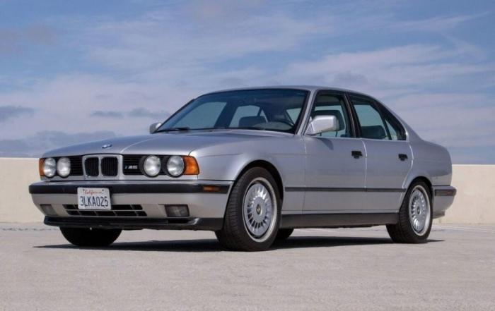 BMW M5 1991     400 000  (14 )