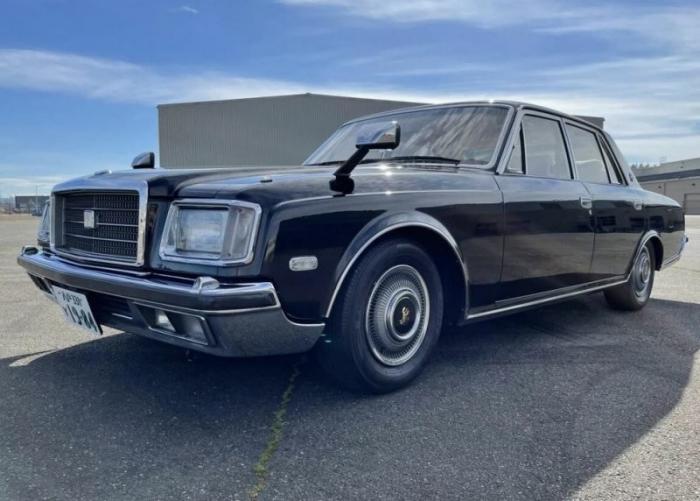 Toyota Century      (21 )