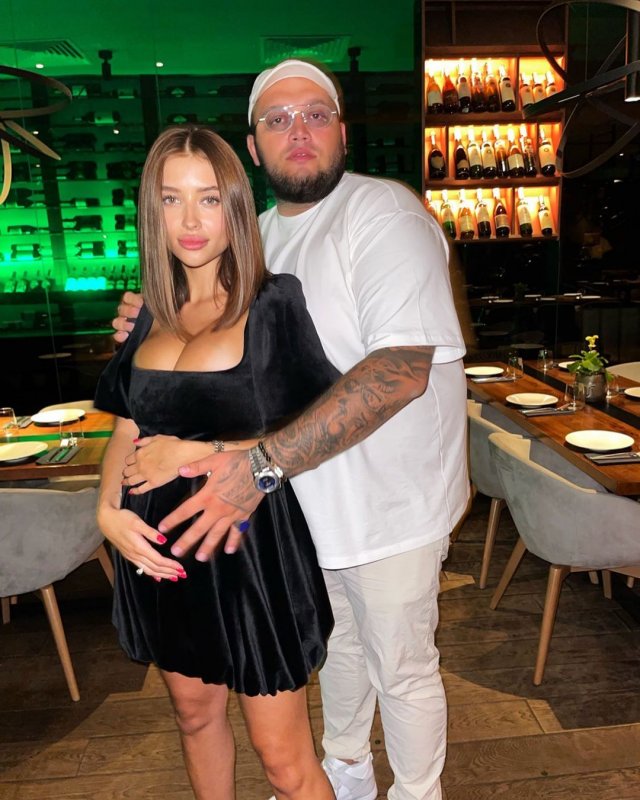 Рэпер Kyivstoner и его девушка Алина, которая вскоре родит музыканту ребенка (15 фото)