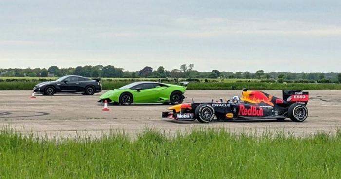 Заряженные Lamborghini Huracan и Nissan GTR объединяют усилия, чтобы бросить вызов гоночному автомобилю F1 (4 фото)