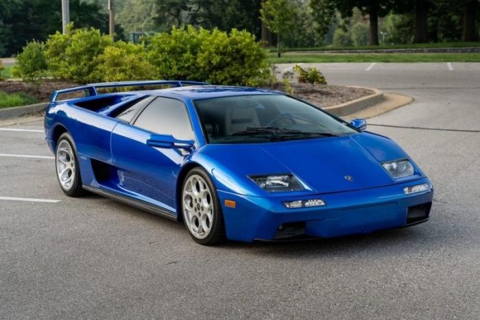 Lamborghini Diablo VT последнего года выпуска в симпатичном цвете Monterey Blue (12 фото)