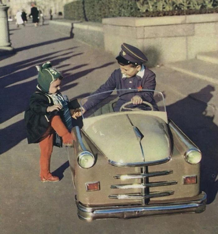 Автомобили для юных мажоров СССР (13 фото)