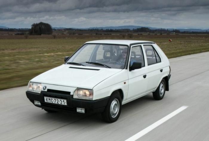  Skoda Favorit:     (10 )